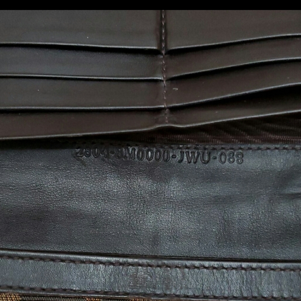 🔥 Fendi wallet 🔥 - Picture 3 of 6